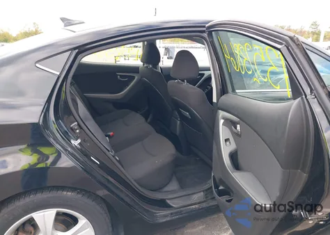 2016 Hyundai Elantra Value Edition z USA, uszkodzony, nr VIN KMHDH4AEXGU601653